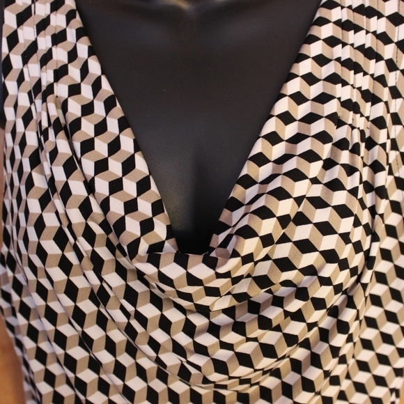 CALVIN Klein Draped Sleeveless Blouse with Geometric Design - Picture 2 of 5